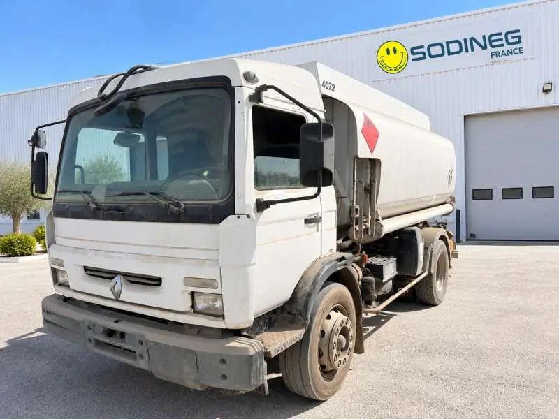 Tanker Truck RENAULT 4X2 image