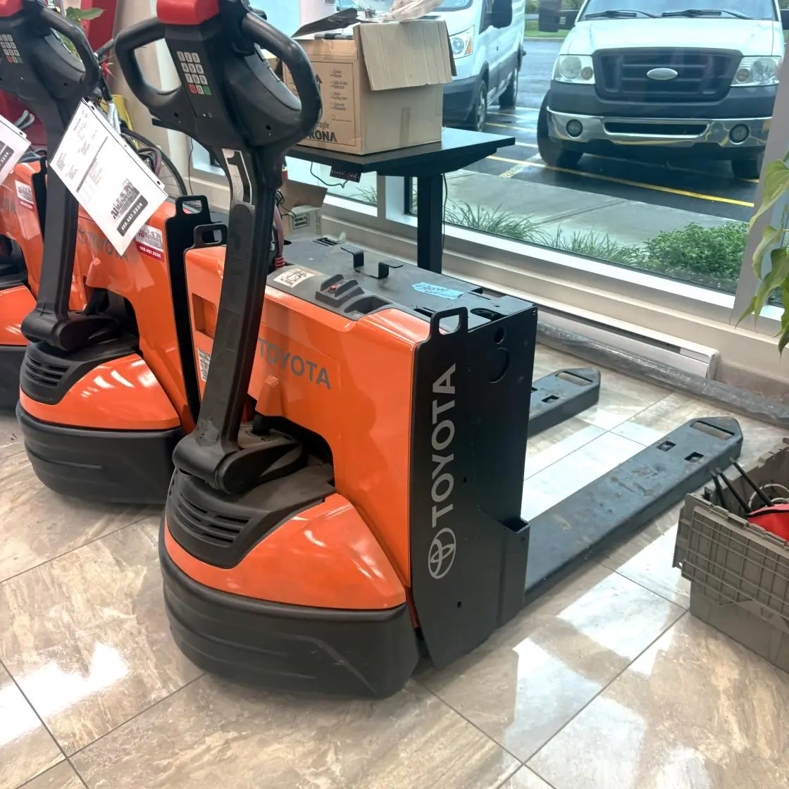 Pallet truck Toyota 8HBW23 2022 #14099 image