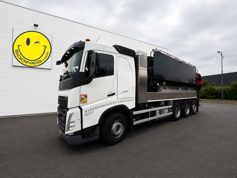 Suction Truck VOLVO 500 image