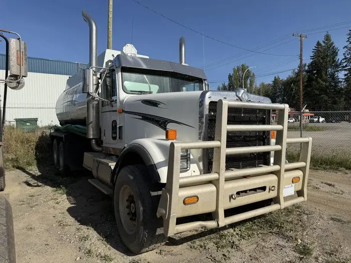 1998 International Water Truck With Hamm 4,500 Gal Tank #12211 CT image