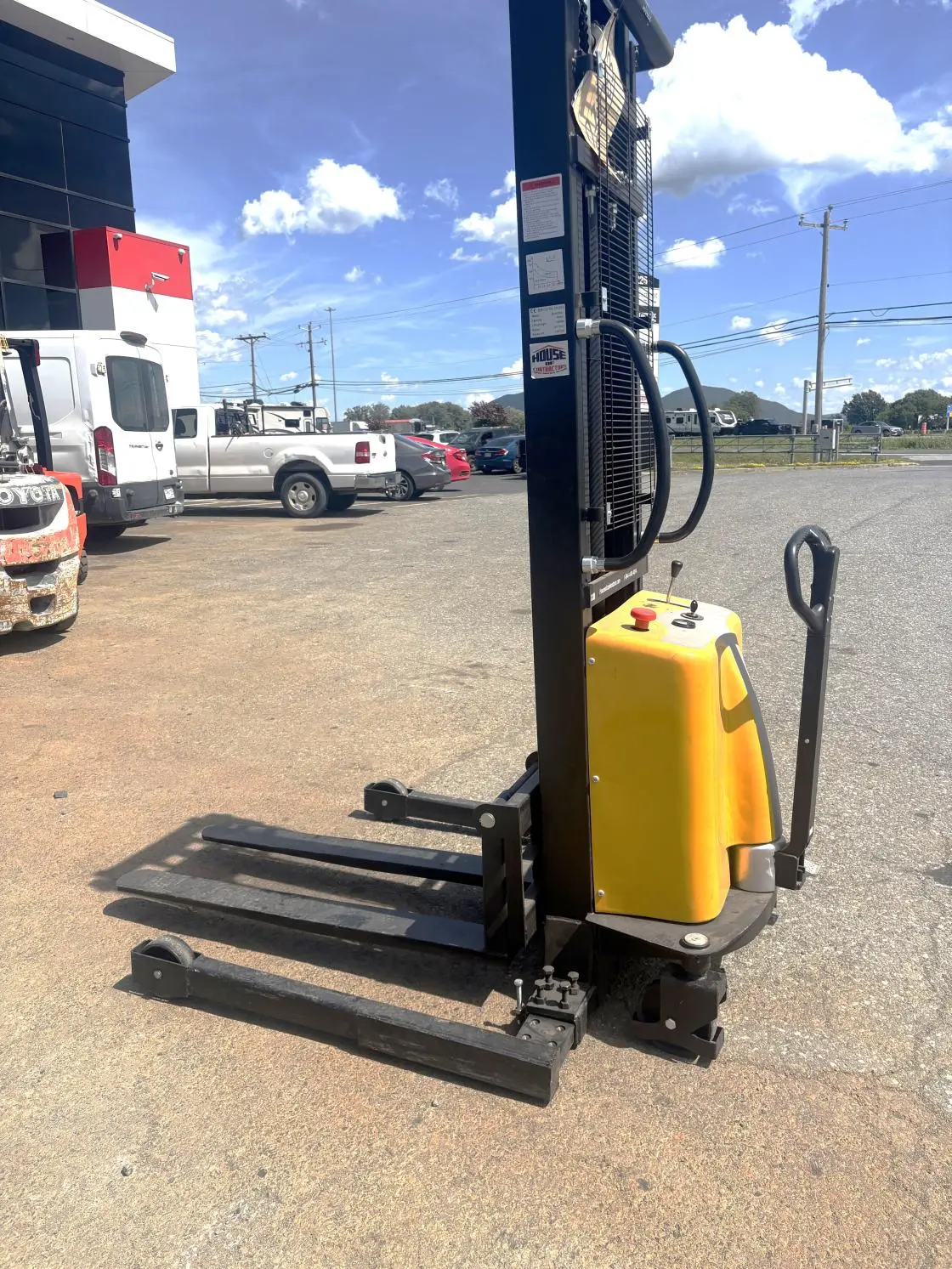 Walkie straddle truck SEMI-ELECTRIC STACKER EMS1535D-11 2014 #14156 image
