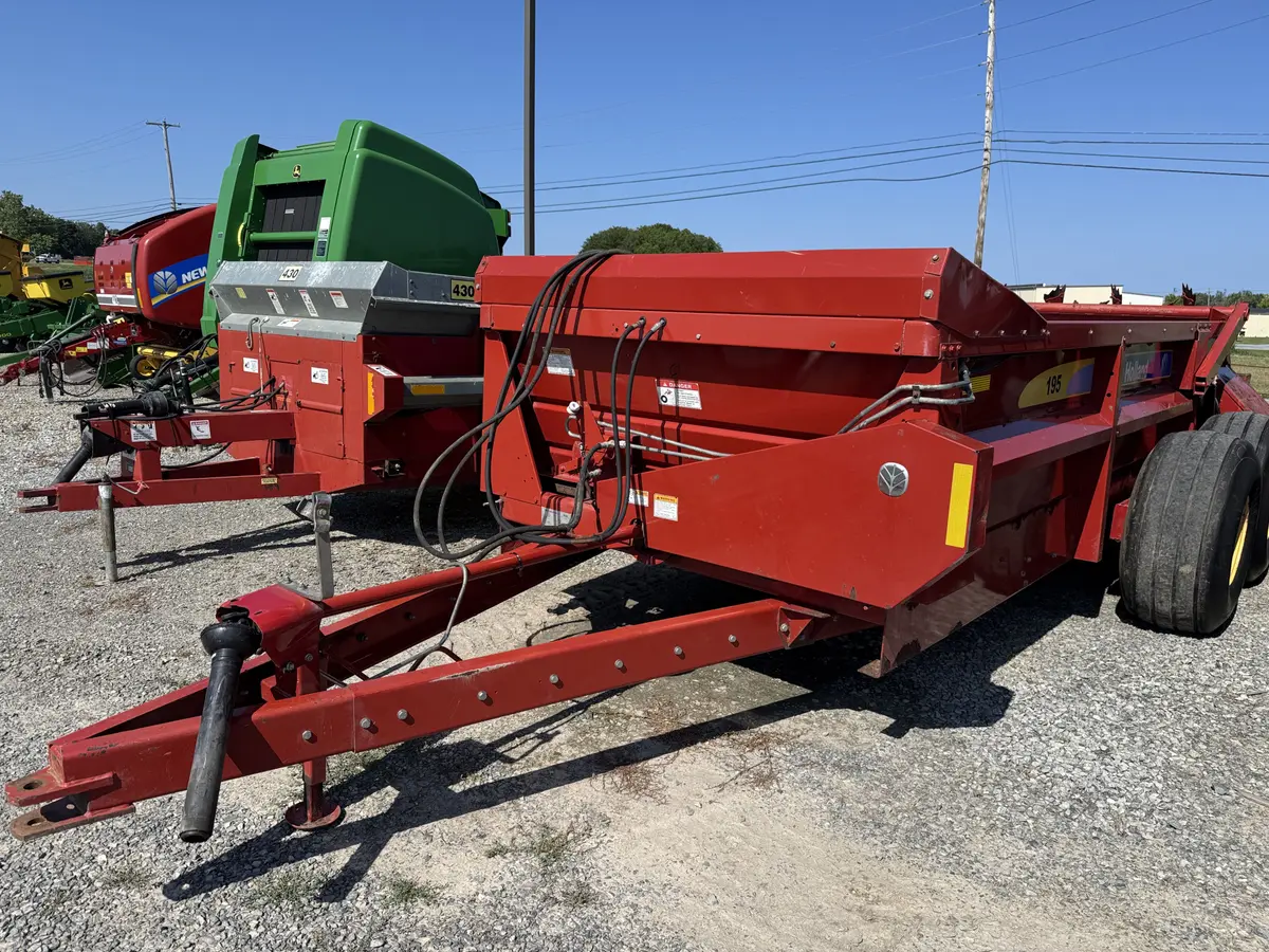 New Holland 195 manure spreader image