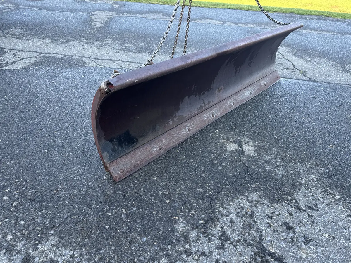 Western 8' truck mount snow plow image