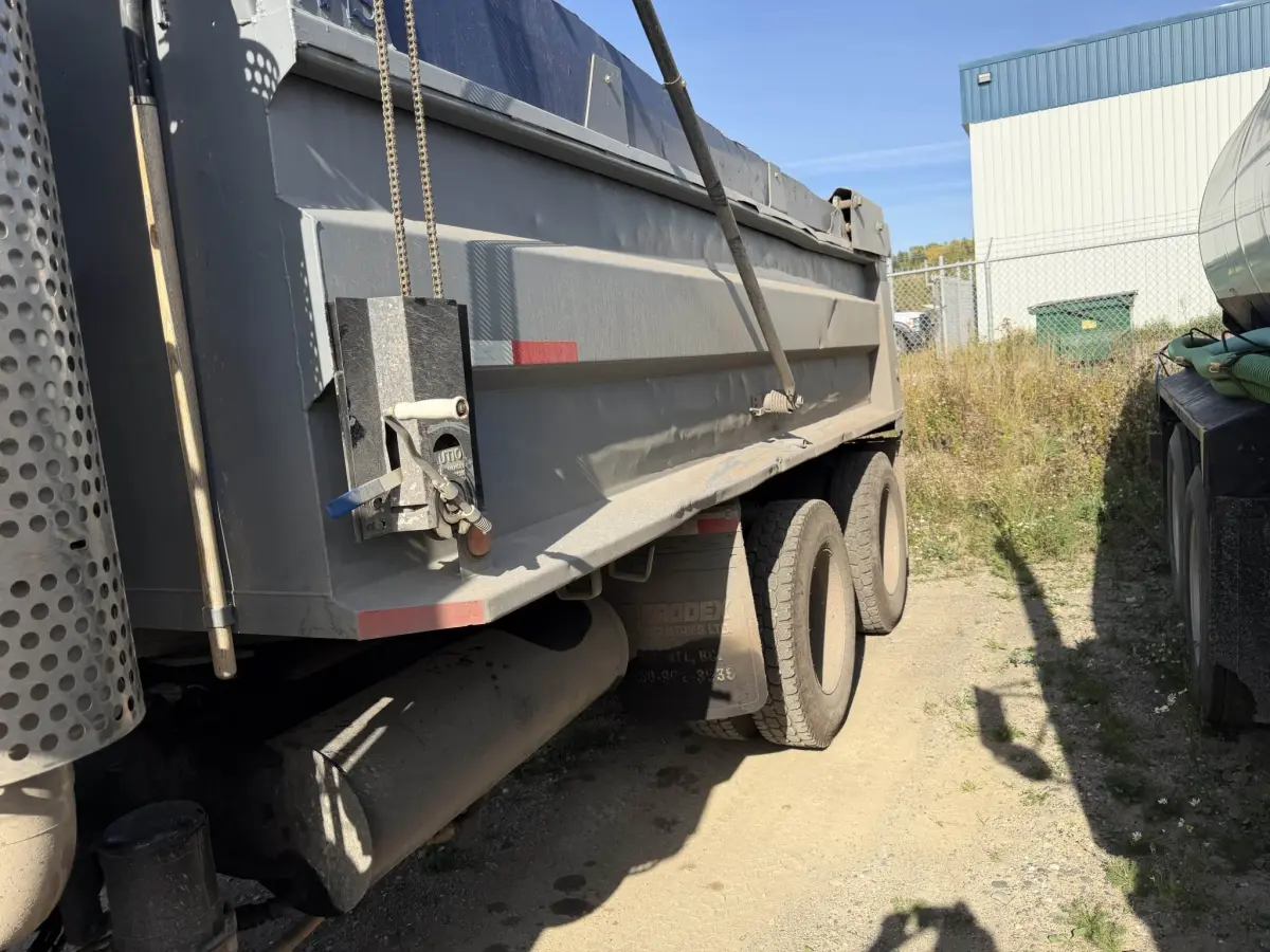1988 Kenworth W900B Dump Truck #12210 CT image