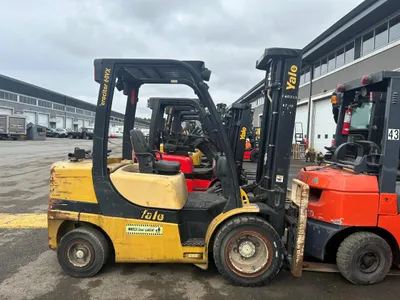 Pneumatic forklift Yale 2012 #13359 image