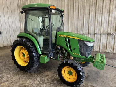 John Deere 4066r 4x4 cab tractor image 1