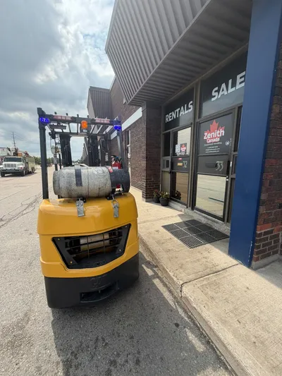 2018 LPG Caterpillar Forklift 2C5000 | 5000 lbs image 2