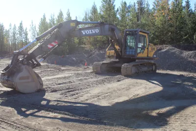 2006 Volvo EC210BLC Excavator image 1