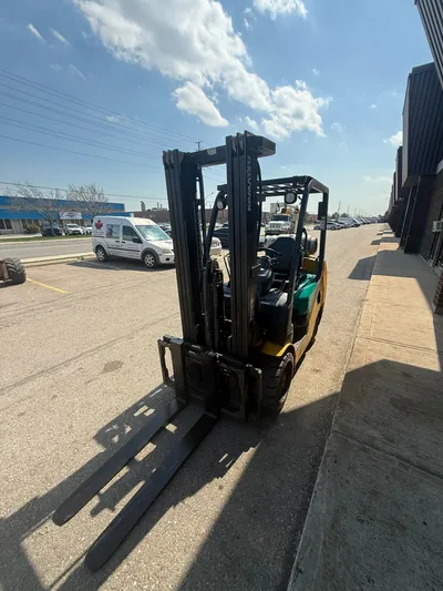 2008 LPG Komatsu Forklift FG30SHT | 6000 LBS image 2