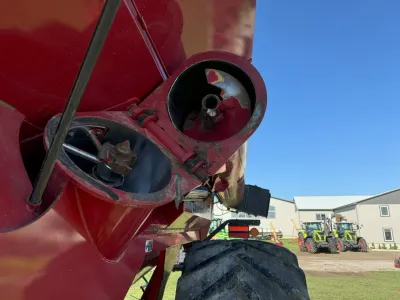 Unverferth grain cart image 1