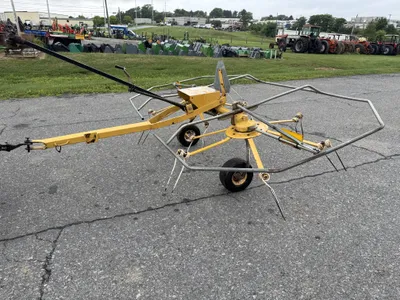 Vermeer 2 star tedder model TD120 image 2