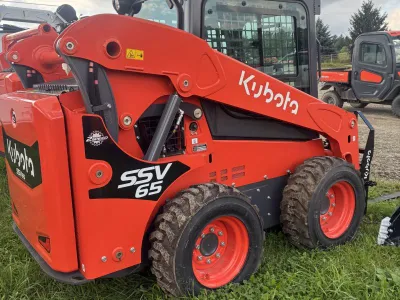 2026 Kubota SSV65HC image 2
