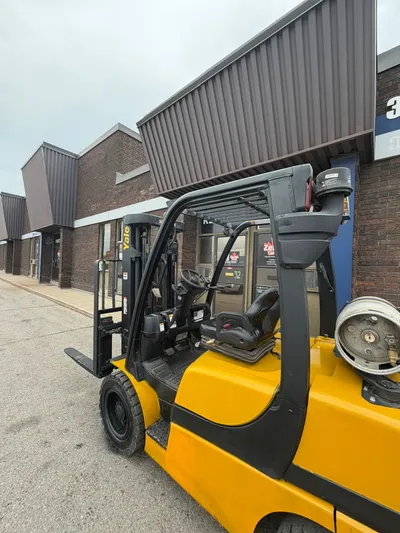 2019 LPG Yale Forklift 6,000 LBS image 2