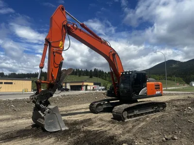 2023 Hitachi ZX250 LC-6 Excavator with Thumb & Dig Bucket #11889 BP image 2