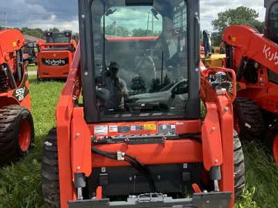 2026 Kubota SSV65HC image 2