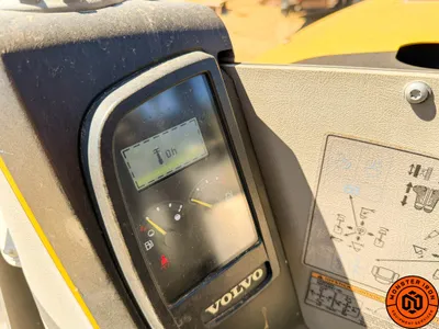 2020 VOLVO ECR88D EXCAVATOR image 2