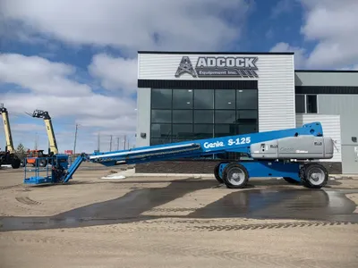 2014 Genie S-125 Telescopic Boom Lift image 1