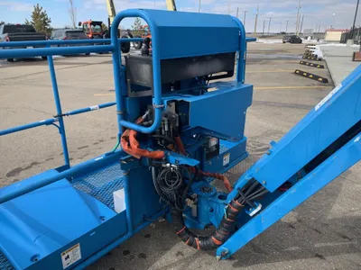 2014 Genie S-125 Telescopic Boom Lift image 2