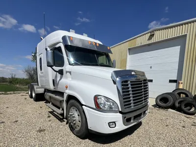 2009 Freightliner Sleeper image 1