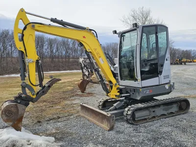 Wacker Neuson EZ36 mini excavator image 2
