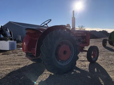 1950 International Harvester Co. W4 Tractor *Collector Machine* #3600 BP image 1