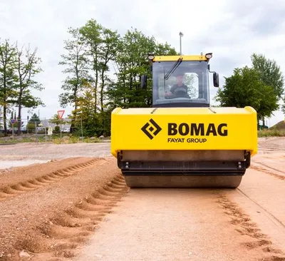 BOMAG BW 216 DH-5 Single Roller image 2
