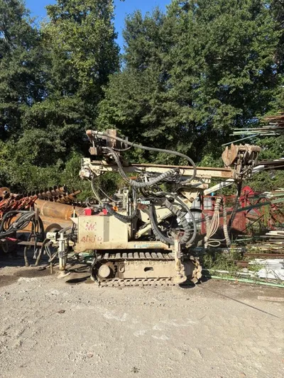 Comacchio MC400P Drill Rig image 1
