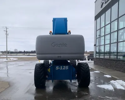 2013 Genie S-125 Telescopic Boom Lift image 1