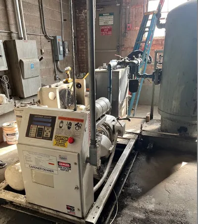 Gardner Denver EBH99D Air Compressor – 1998 image