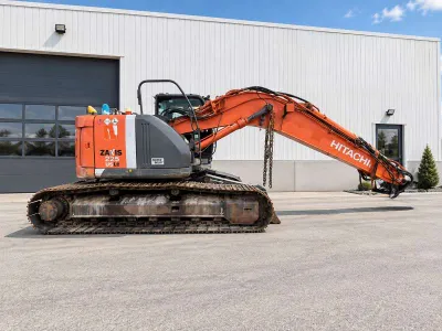 Excavator (Tracked) HITACHI ZX225 ULC-3 (Pour Pièces) image 1