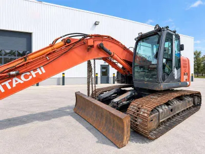 Excavator (Tracked) HITACHI ZX225 ULC-3 (Pour Pièces) image 2