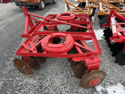 Massey Ferguson 7' 3pt disc harrow model 39 image 2