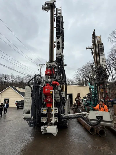 COMACCHIO GEO 909 GT - HYDRAULIC CRAWLER MOUNTED DRILL RIG image 2