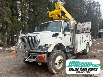 2010 International 7400 Work Star Bucket Truck #11630 AS image 1