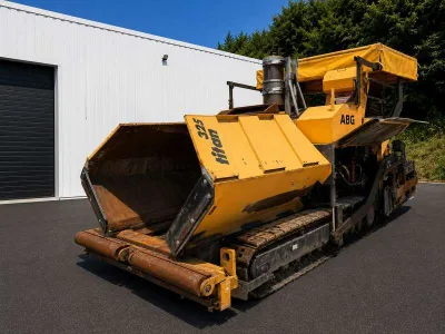 Asphalt Paver ABG TITAN 325 used Navigation image 2
