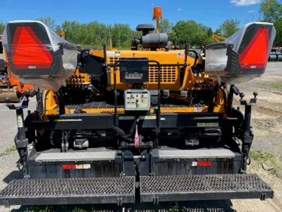 2019 LeeBoy 8510E image 1