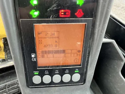 Mini Digger YANMAR SV26 used Navigation image 1