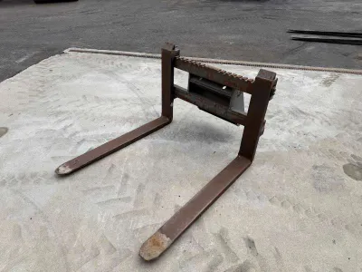 Fork MECALAC Pour Series 10 / 11 Et 12 - 1200mm used Navigation image 1