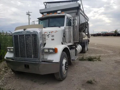 1997 Peterbilt 378 image 1