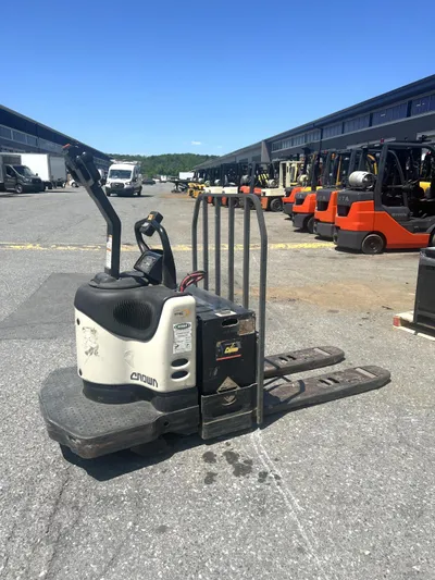 Pallet truck Crown PE4500-60 2014 #12850 image