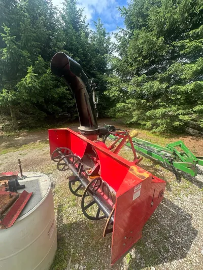 Smyth 96-S Snowblower image 2