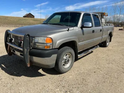 2002 GMC Sierra 2500HD CrewCab Pickup #8642 DP image 2