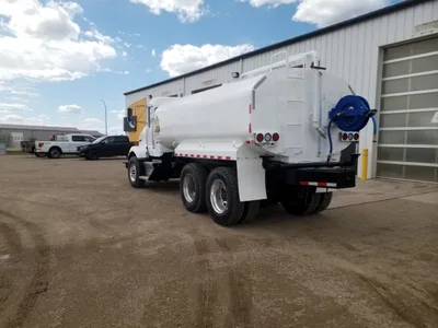 2009 Kenworth T800 image 2