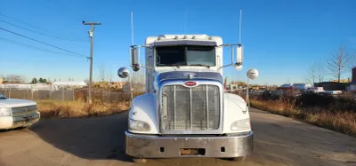 2009 Peterbilt 386 T/A Truck Tractor image 1
