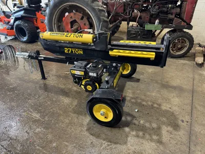 Champion 27 ton log splitter on trailer image 1