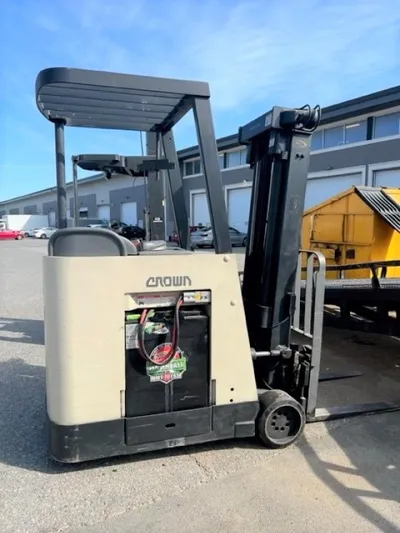 Stand up Forklift Crown RC3020-40 2010 #12329 image