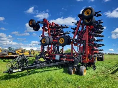 Versatile ML950 Air Drill & Versatile AC600 Air Cart image 2