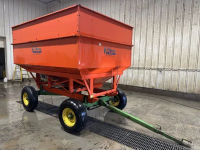 Killbros 350 gravity wagon on JD gear image 2