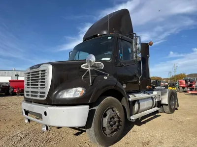 2018 Freightliner M2 112 4x2 S/A Day Cab Truck Tractor #12258 JA image 2