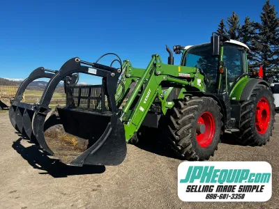 2023 Fendt 516 Vario Tractor with Loader & 8ft Grapple Bucket • Tractor with Loader #11738 BP image 1